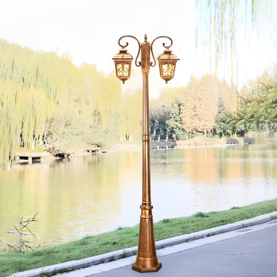 Lampione da giardino in stile europeo retrò impermeabile a 2 luci