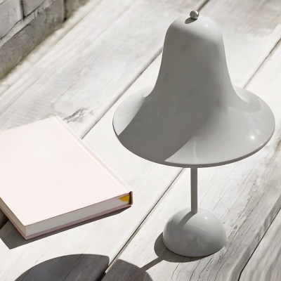 Lampada da tavolo nordica con decorazione creativa Hat Bell a tre fasi con spina americana