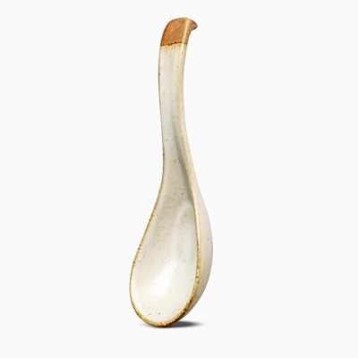 Stoviglie in gres astratto color argilla