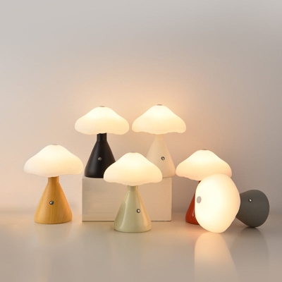 Simpatiche lampade da comodino moderne USB a LED dimmerabili con controllo touch a fungo