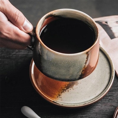 Tazza da tè rustica in gres con manico girevole