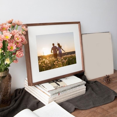 Cornici rettangolari in legno marrone noce da 8'' x 12'' con decorazione da appendere alla parete