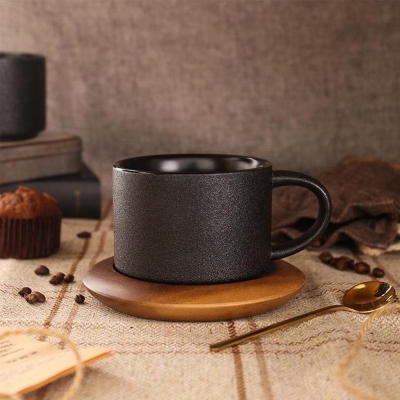 Tazze da caffè in gres nero a cilindro grande