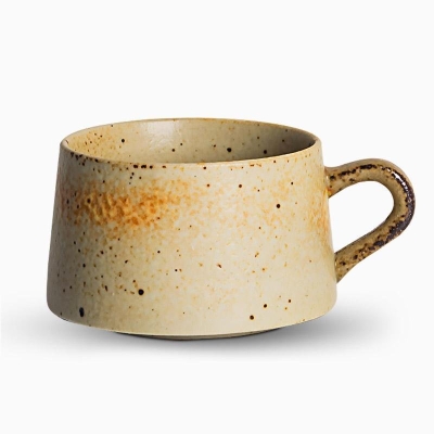 Tazza corta e tozza in gres con piattino