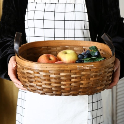 Cesto portafrutta rustico semiovale in legno con manico